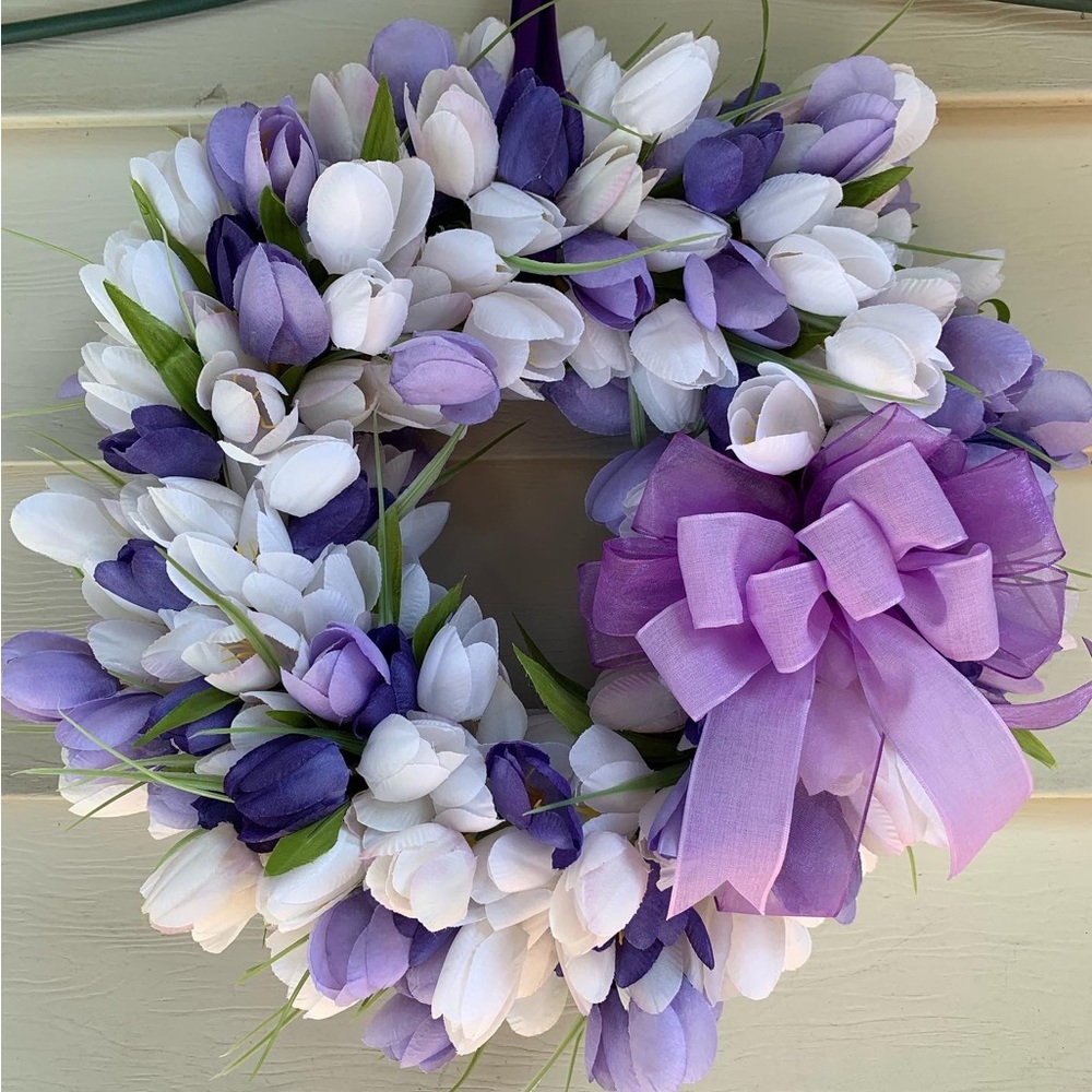 A beautiful handsome purple tulip wreath